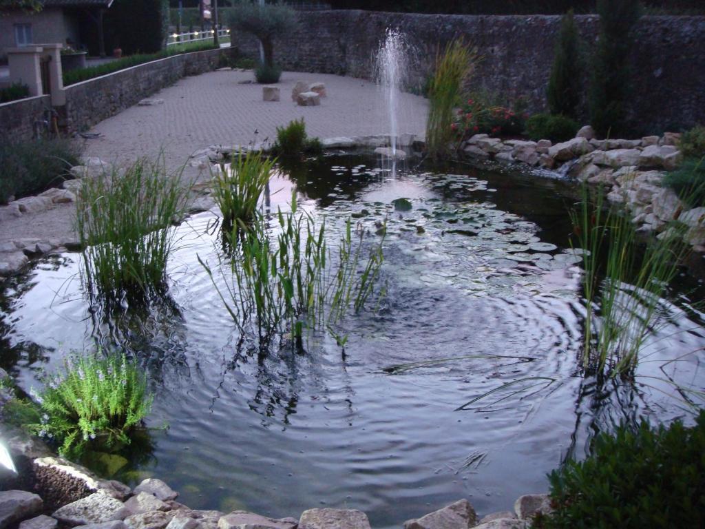 Logis Hotel Restaurant La Vieille Ferme, Macon Nord Sancé Εξωτερικό φωτογραφία